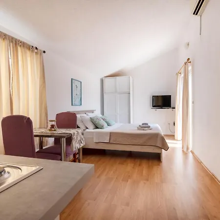 Lezenic Apartament