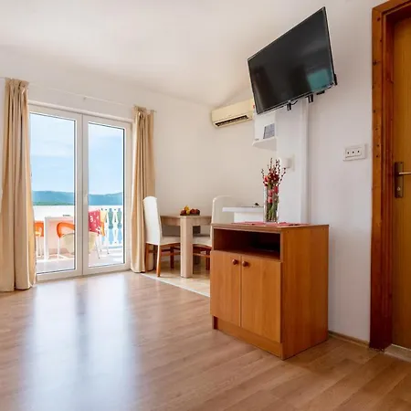 Apartament Lezenic